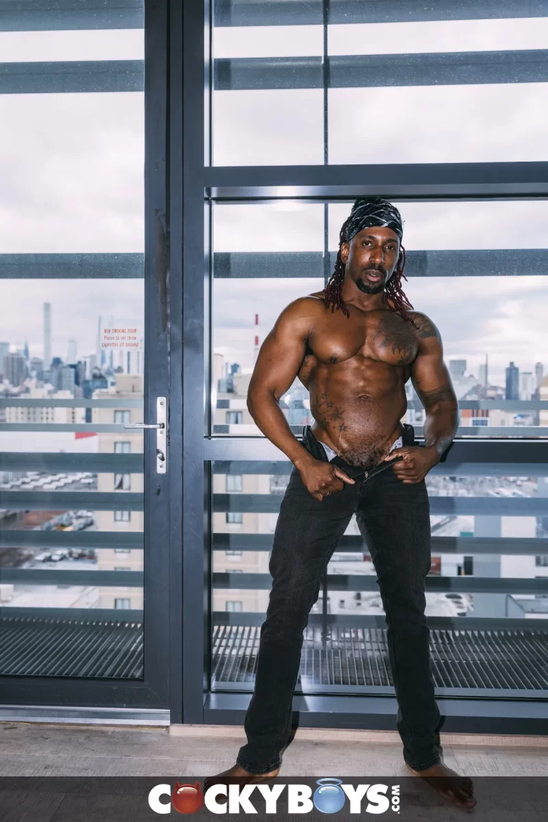 Siren Santiago & Max Konnor’s Hotel Hookup: A Fantasy of Submission & Raw Power Gay Porn 3