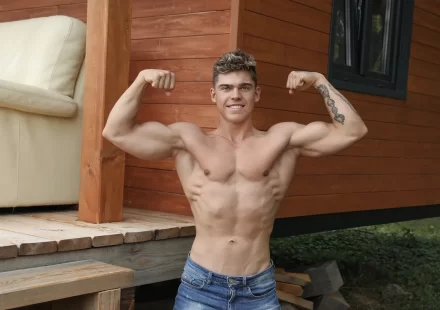 A Striking Debut: Arthur Reid's Czech Seduction Gay Porn