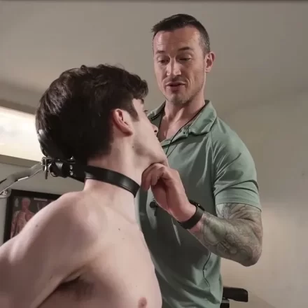 Derek Kage's Exam Room Adventure with Max Mabry: A Tale of Temptation Gay Porn