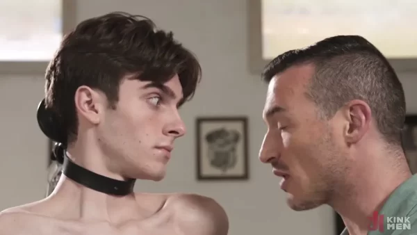 Derek Kage's Exam Room Adventure with Max Mabry: A Tale of Temptation Gay Porn 6
