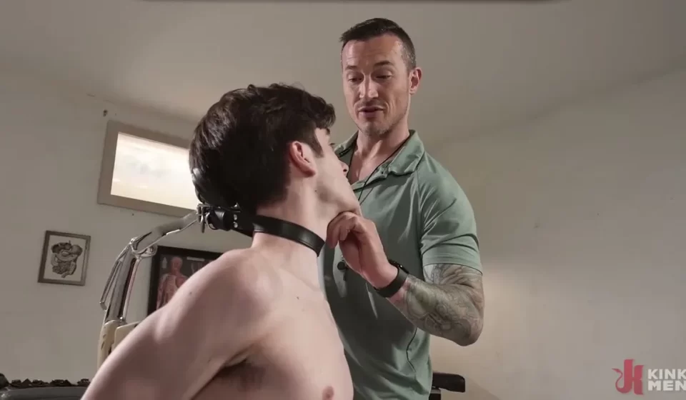 Derek Kage's Exam Room Adventure with Max Mabry: A Tale of Temptation Gay Porn