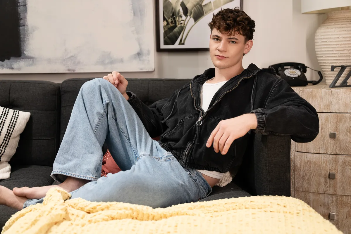 Ed Steek & Oliver Marks: Live-Action Streaming Surprise Gay Porn 1