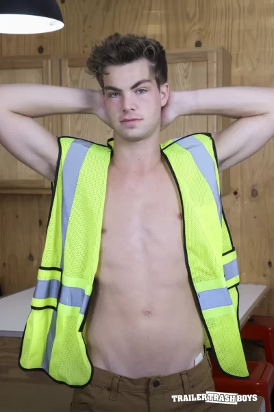Hard Work in the Sun with Oliver Carter & Alex Kof Gay Porn 2