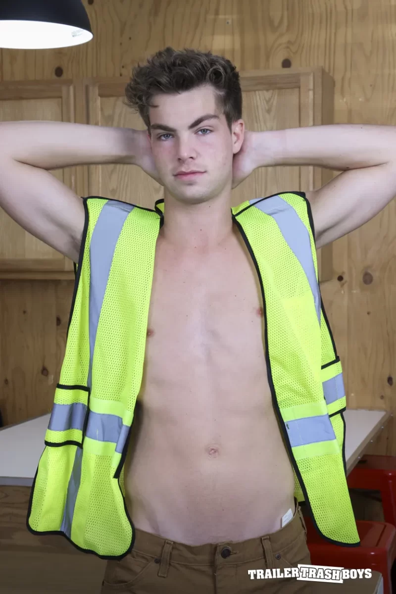 Hard Work in the Sun with Oliver Carter & Alex Kof Gay Porn 2