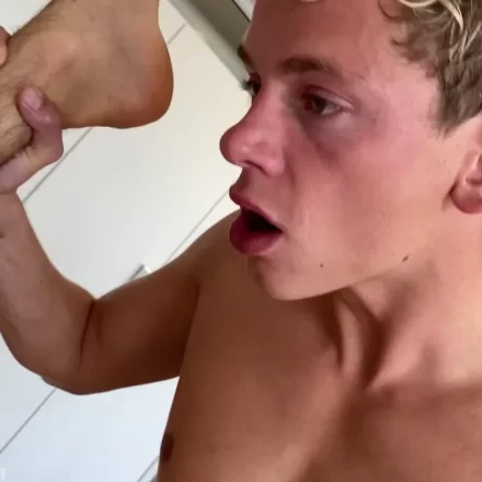 Shower Sex Session: Ethan O'Pry Gets Wet and Wild Gay Porn