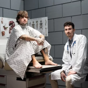 Squirty Emergency Fuck: Kane Fox & Austin Spears Gay Porn