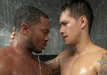 Sean Xavier & Zander Woodz Reunite for a Cool Shower Bang Gay Porn