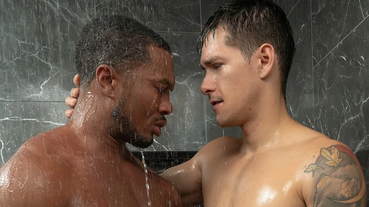Sean Xavier & Zander Woodz Reunite for a Cool Shower Bang Gay Porn