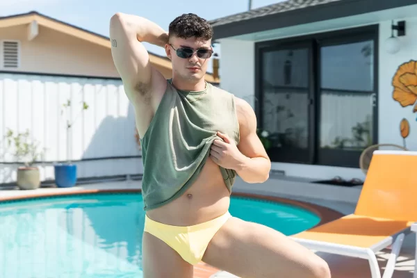Sumner & James Ash: Heatwave Hookup by the Pool Gay Porn 1