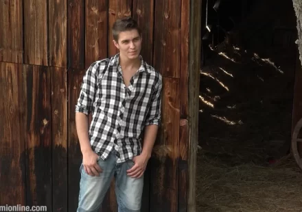 Sun-Kissed Stud Niles Curran: A Horny Farmhand's Solo Gay Porn