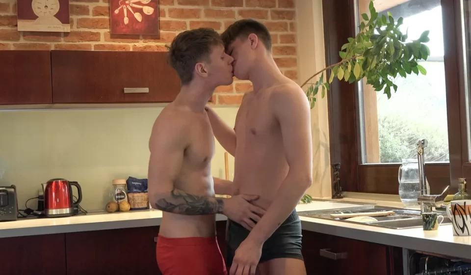 Timmy Morrison Meets the Sensual Gary Thomson Gay Porn