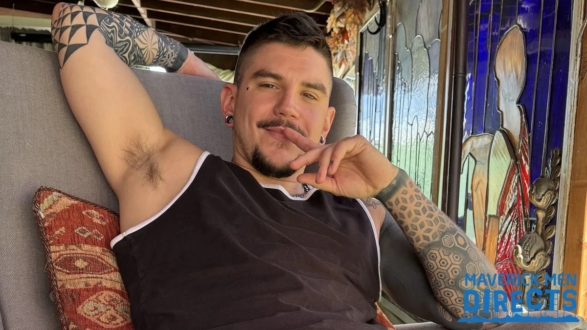 Pretty Gadget Blows Maverick Men's Big Daddy Dicks Gay Porn
