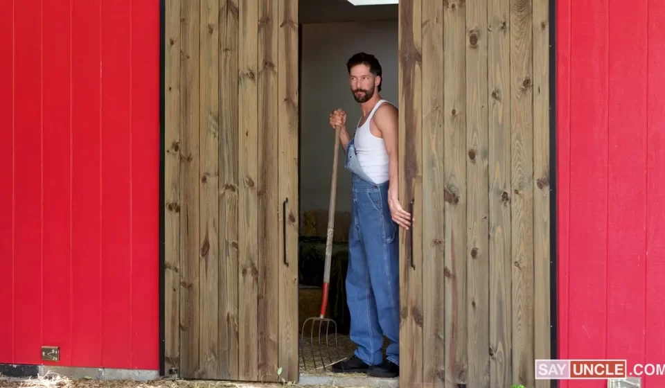 Trespassing Jacob King Gets a Hard Lesson from Eddie Patrick Gay Porn