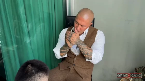 Hard-Working Damian Dragon Grinds Submissive Eason's Hole Gay Porn 1