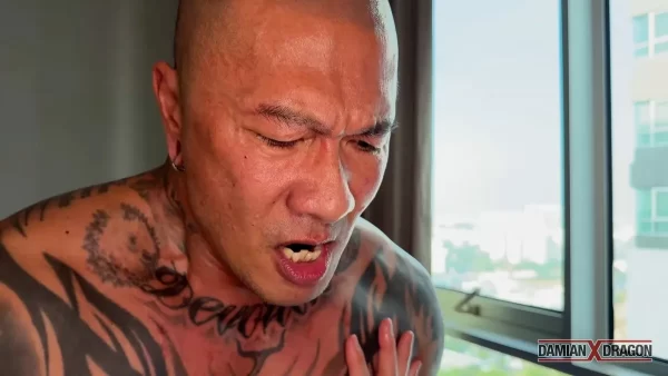 Hard-Working Damian Dragon Grinds Submissive Eason's Hole Gay Porn 2