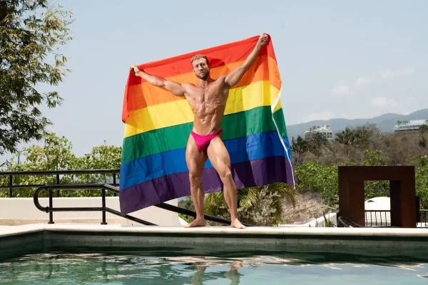 Pride​​​ in Paradise: Curved King, Hunter Mason, & Duke Dares Gay Porn 8