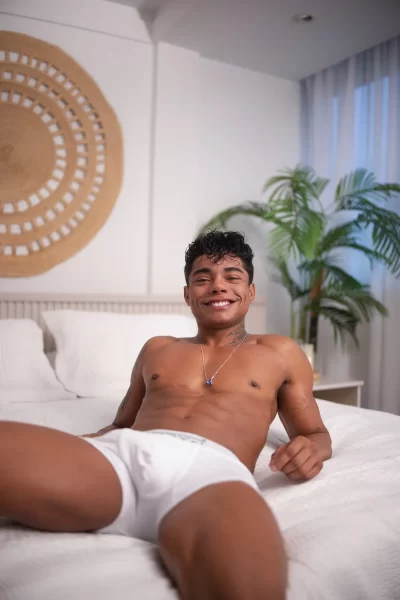 Leao, Gato Vira Lata, & Gui-Souza: Bareback 3-Way at VOYR Gay Porn 1