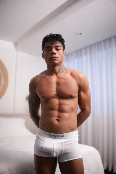 Leao, Gato Vira Lata, & Gui-Souza: Bareback 3-Way at VOYR Gay Porn 7