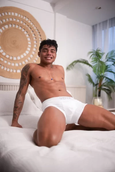 Leao, Gato Vira Lata, & Gui-Souza: Bareback 3-Way at VOYR Gay Porn 8