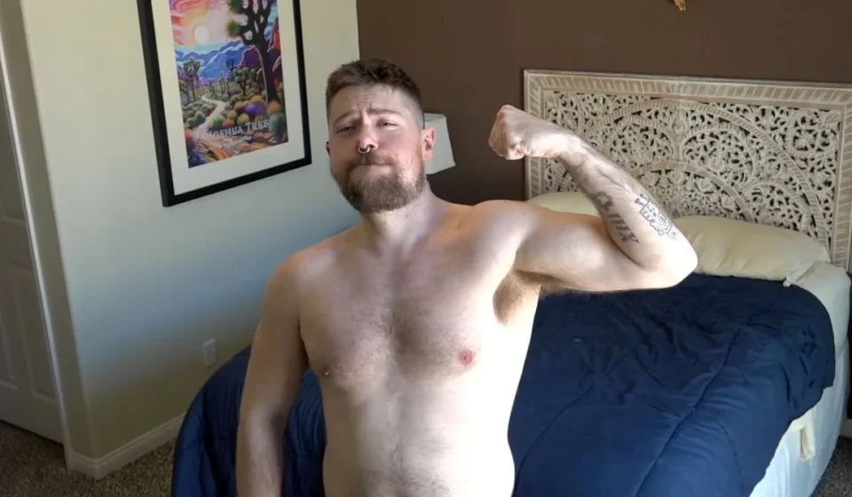 Muscle Bear Porn: Liam Angell Does Robin Pierce Gay Porn
