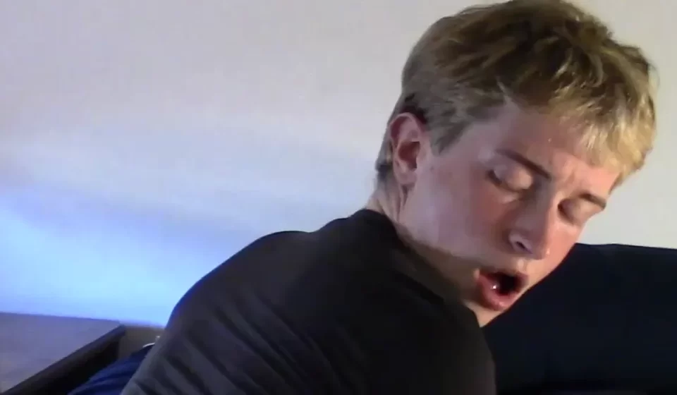 New Sketchy Sex: Tyler Moore's 4-Way Throat Filling Gay Porn
