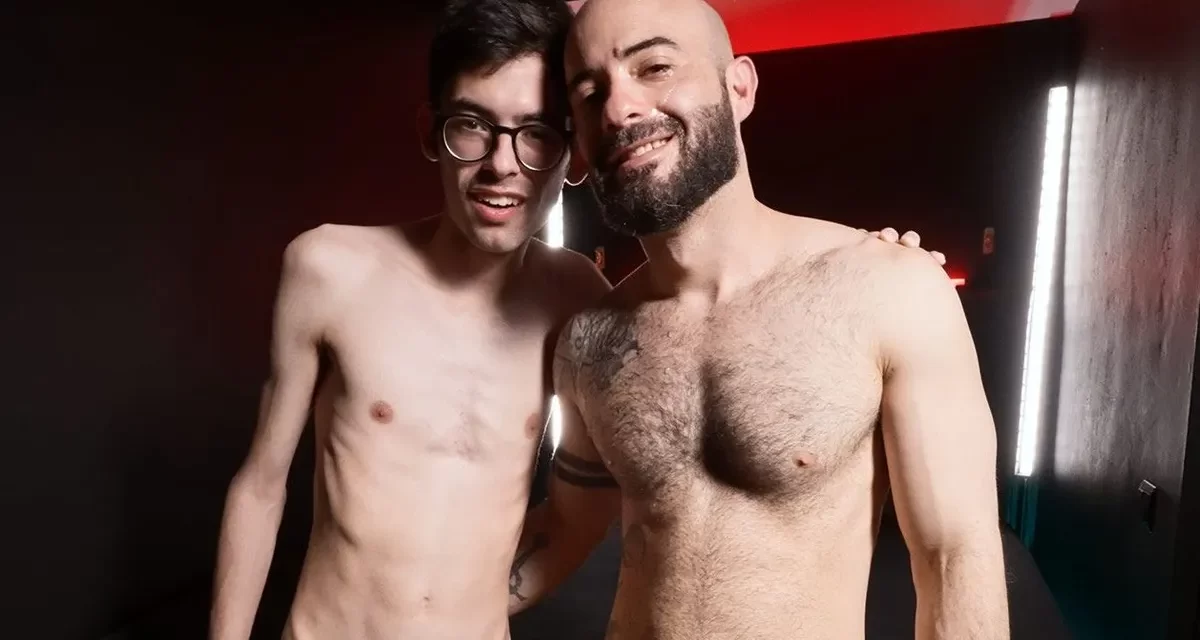 RafaGeek Arrives at Tim Tales With a Huge Cock for Leandr Joc Gay Porn