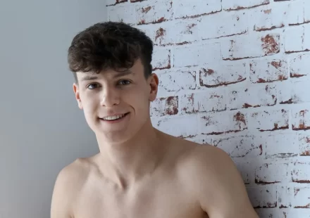 Shane Mendes Steals the Spotlight for All the Right Reasons Shane Mendes Steals the Spotlight for All the Right Reasons Gay Porn