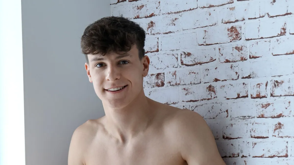 Shane Mendes Steals the Spotlight for All the Right Reasons Gay Porn