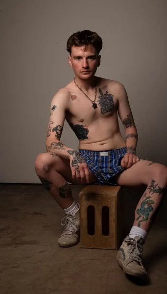 Tommy Topii's Solo on Frock The World: Strip, Tease & More. Gay Porn 9