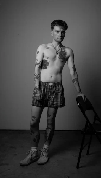 Tommy Topii's Solo on Frock The World: Strip, Tease & More. Gay Porn 6