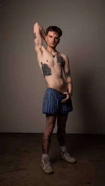 Tommy Topii's Solo on Frock The World: Strip, Tease & More. Gay Porn 7