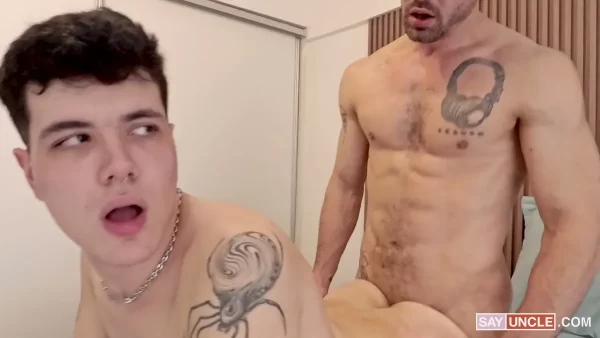 Latin Leche: Lu Mar's First Taste of Muchacho Bonito's Dick Gay Porn 6