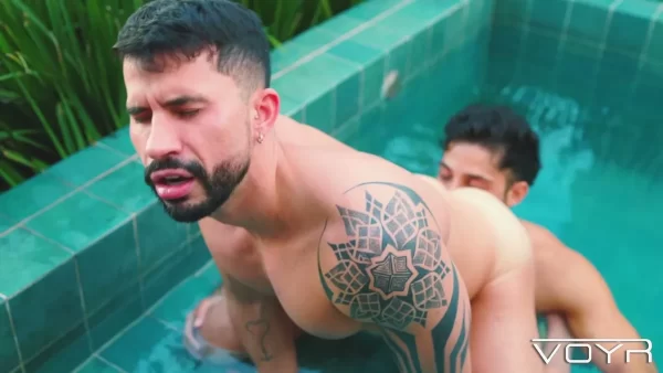 Markin Wolf Rams Kauan Bareback in Steamy Poolside Fun Gay Porn 5