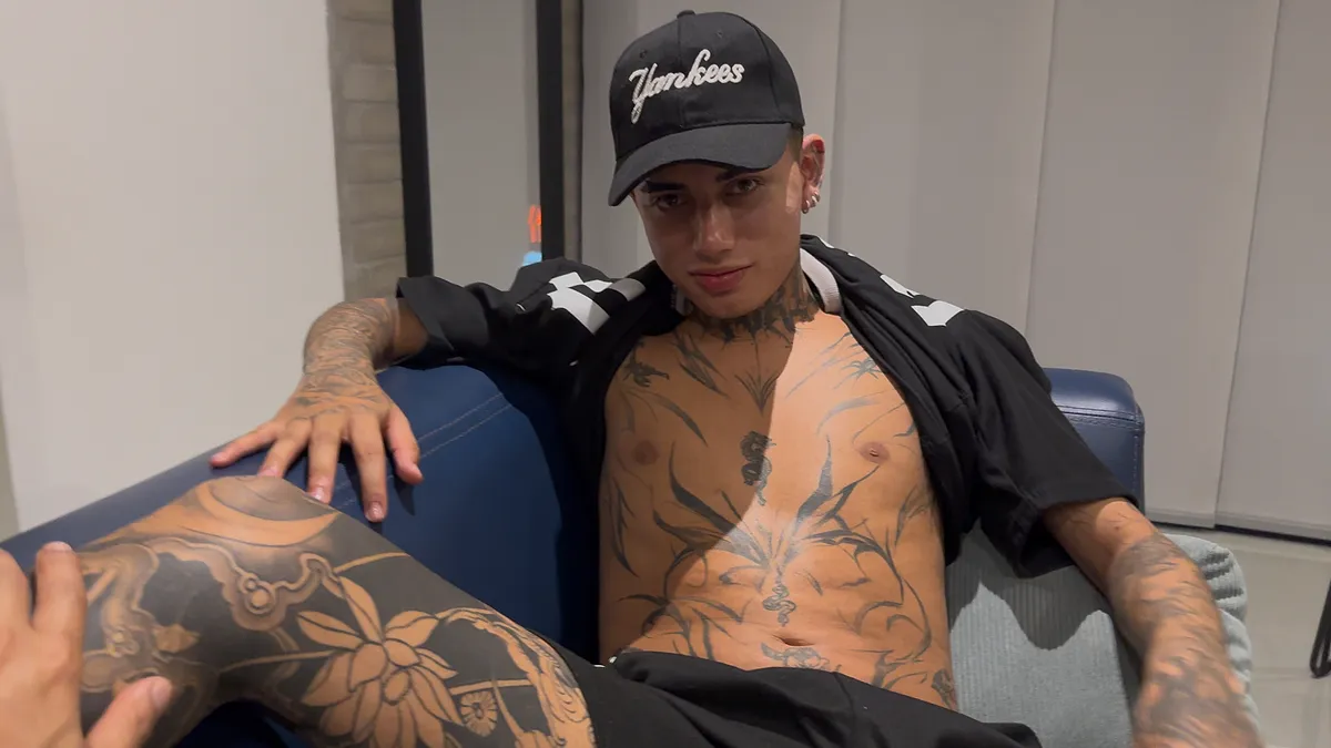 Angel Of Bogota Numero 43: Angel In Medellin 1 Gay Porn