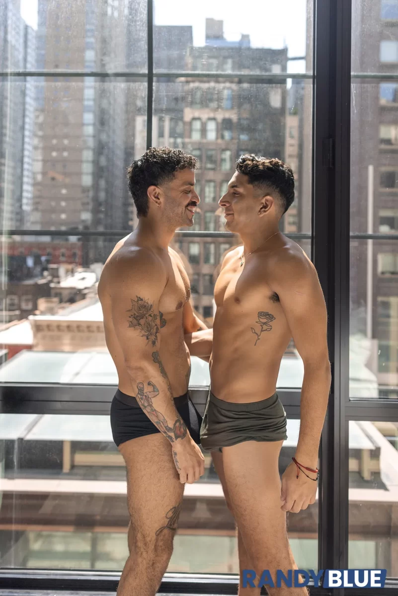 Matteo Gold Skips the App for Zavy Blanco's Deep Breeding Gay Porn 5