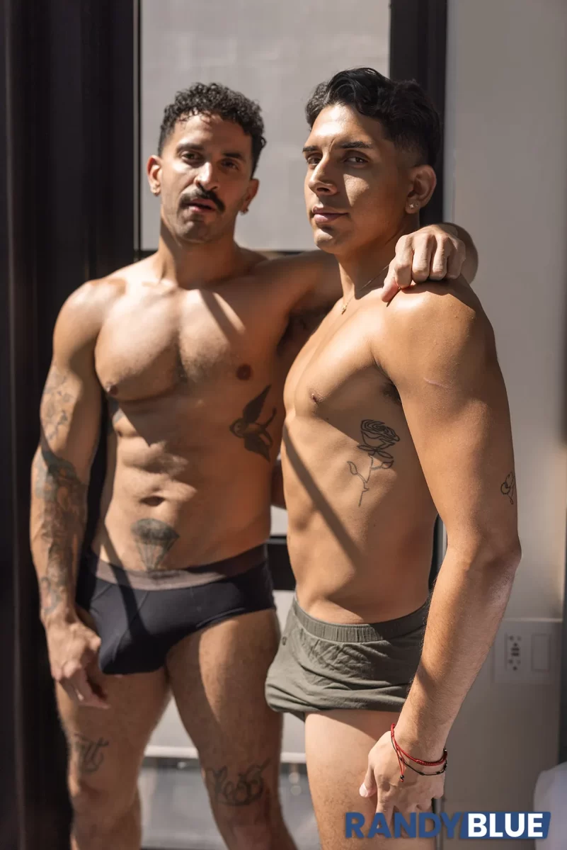Matteo Gold Skips the App for Zavy Blanco's Deep Breeding Gay Porn 6