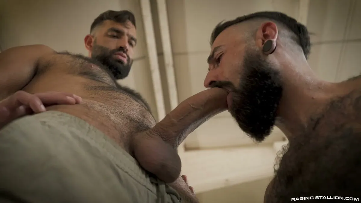 Rober Go Spreads for Leandro Garcia in an Empty Shell 8 Rober Go Spreads for Leandro Garcia in an Empty Shell Gay Porn 3