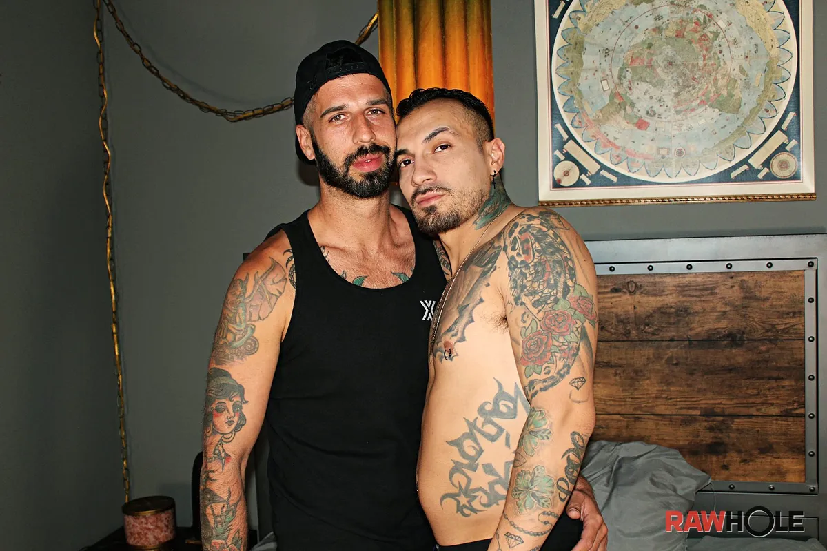 Romeo Davis Barebacks Hard Matthew Grande at RawHole Gay Porn