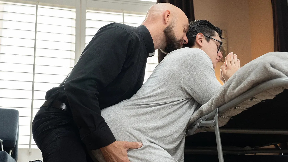 Adam Snow Stretches Alex Gonz Open on the Bed 3 Adam Snow Stretches Alex Gonz Open on the Bed Gay Porn
