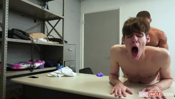 Knoah Knoxx’s Tiny Asshole Drilled After Mooning Customers Gay Porn 8