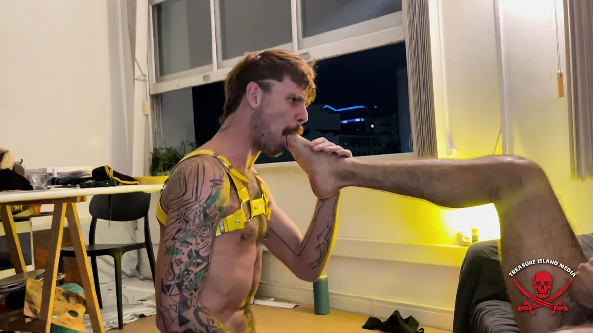 Lucca De Fisten Gets Footplay and Fisting From Dave Scorpio 4 Lucca De Fisten Gets Footplay and Fisting From Dave Scorpio Gay Porn 3