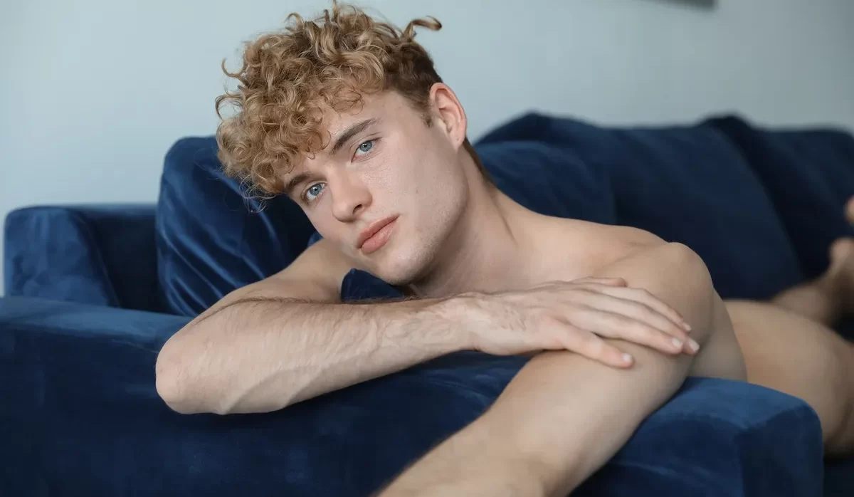Steve Collins Claims His BelAmi Spotlight at Last Gay Porn